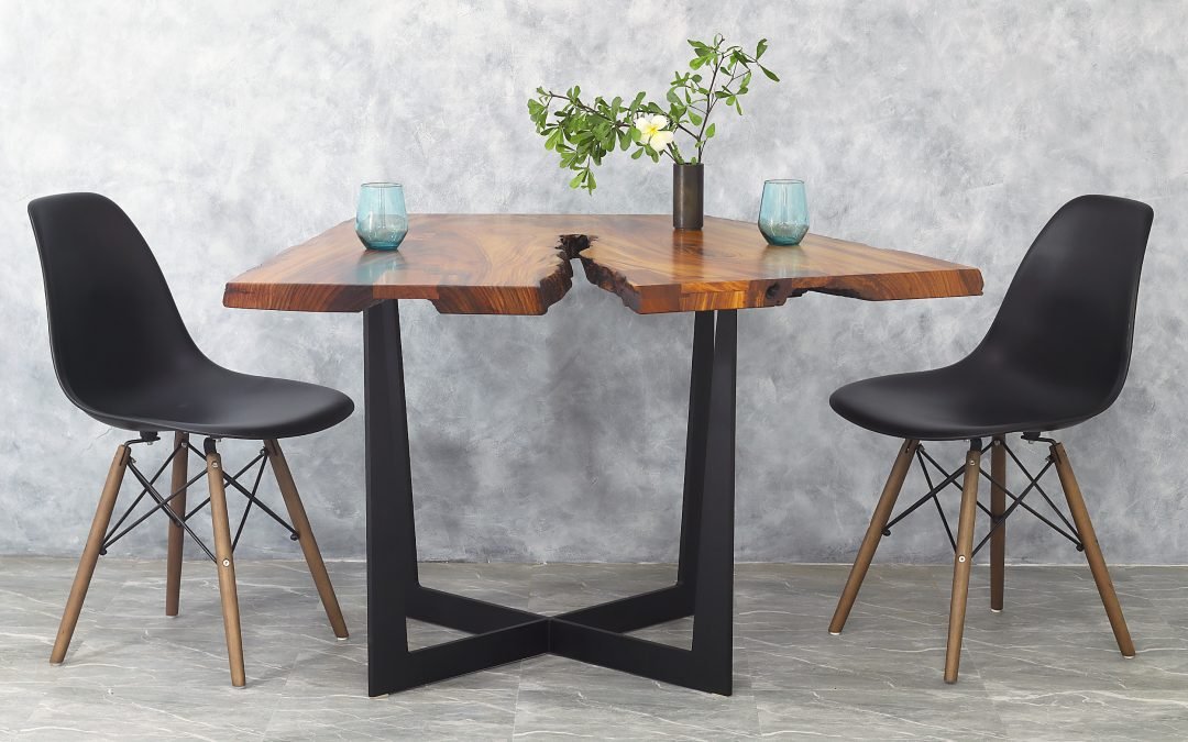 Custom Dining Table with Live Edge – THB 105,000 (Sold Out)