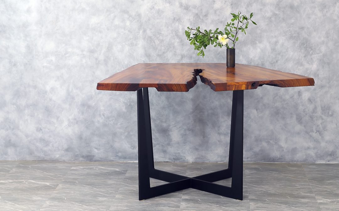 Custom Dining Table with Live Edge – THB 105,000 (Sold Out)