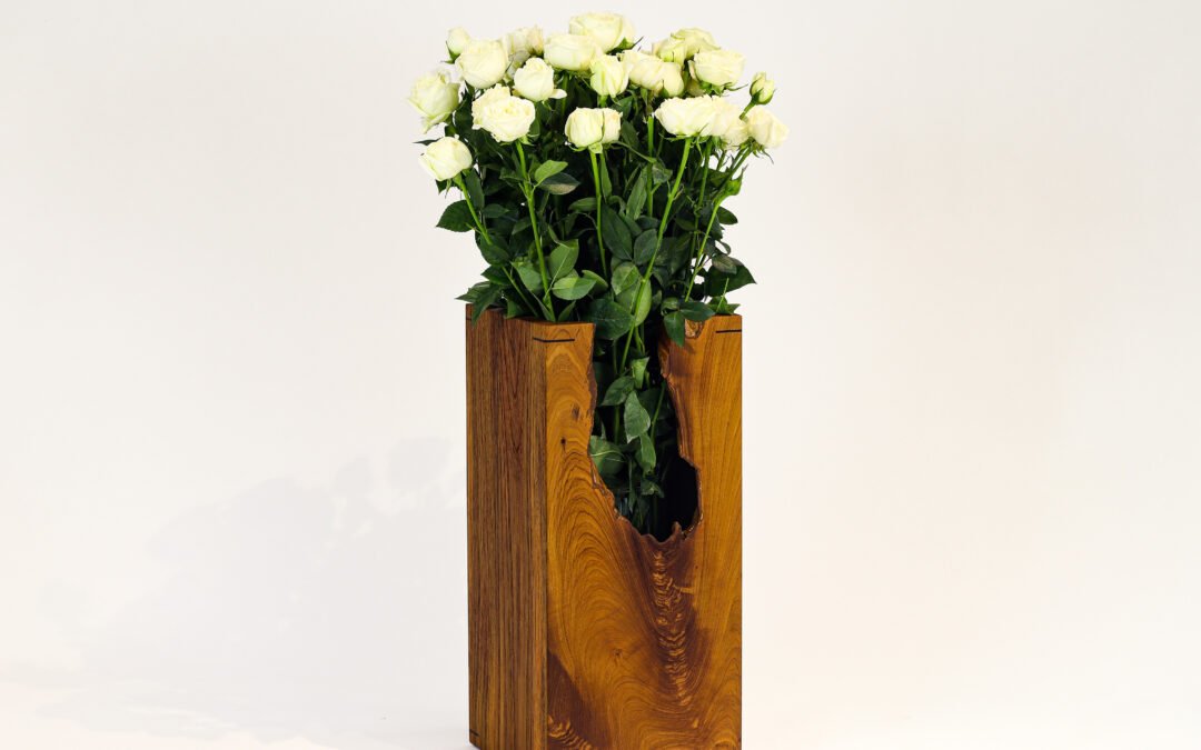 Medium Live Edge Teak Flower Vase (1) – THB 38,000