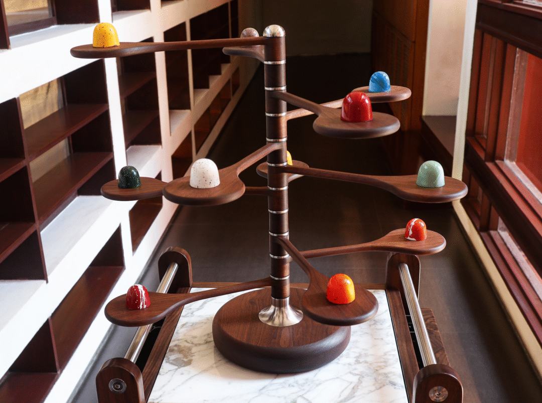 Petal Axis – Sculptural Presentation System